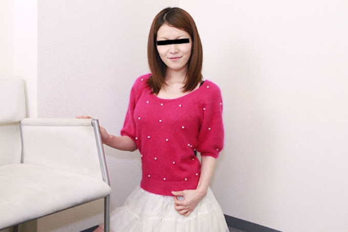 在试衣间与服装店员发生原始性行为