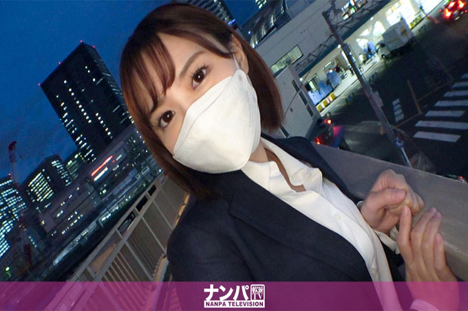  严重调情，第一枪。 1900 带你妹妹下班回酒店！ 「我喜欢被责备……♪」，所以脱下西装，用伊拉玛和打屁股让女性摔倒！摇曳的巨乳和坚挺的大屁股一定会让你的眼睛死死盯着！