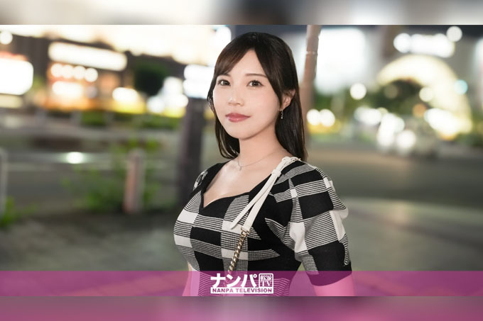 她听话地做了个温柔的口交，然后她的身体就成熟了，变得丰满而充满性欲！