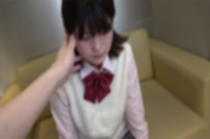 超值珍稀案例。叛逆时期的盒装少女。反抗父母和社会的结果是连续两次阴道射精。