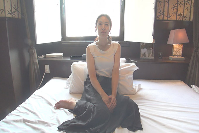 [FC2] 为自江户时代以来经营鳗鱼店的已婚妇女中出☆“我可以用眼睛分辨出鳗鱼和男人。我丈夫的眼睛里没有性，所以我来了今天就在这里”☆ 将舌头插入肛门并射入阴道内 [个人摄影] 含 ZIP