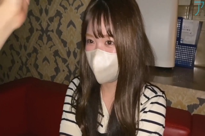 [FC2] 压倒性素人保育老师体验性爱「想吻你……」爱的反应调皮又可爱！我是一个纯洁的女人，我觉得中出性爱的幸福感太高了。