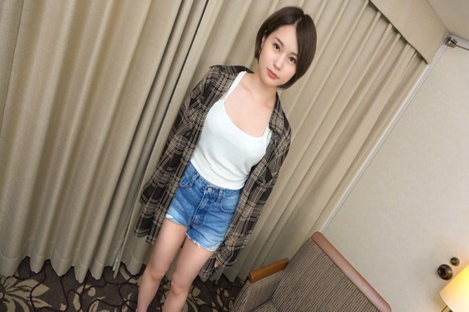 在网上AV应募→AV体验摄影 1347 【初次拍摄】【这样的美少女】【高纯度的极上猥亵屁股】60分钟被雪肌美女的性感魅力所吸引。让人着迷的美少女