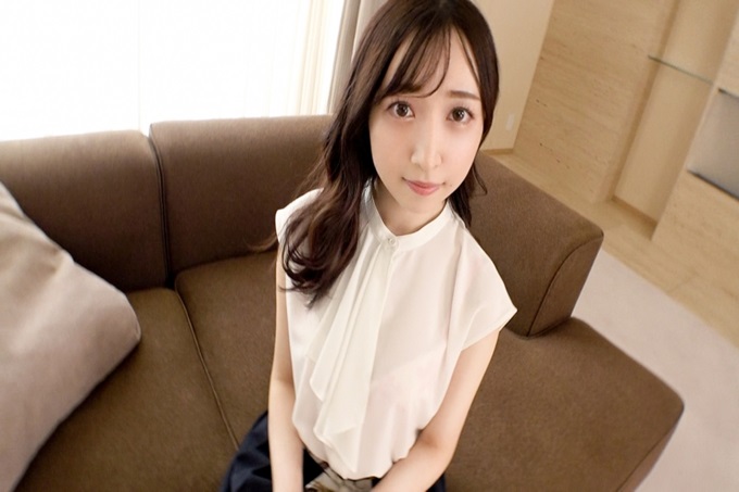 在网上招募AV→AV体验摄影 1365 【初拍】【纯白的美体】【被照相机迷住的美颜】以清秀的姿态接待来客的接待小姐，也随着男人而变得色情妖艳