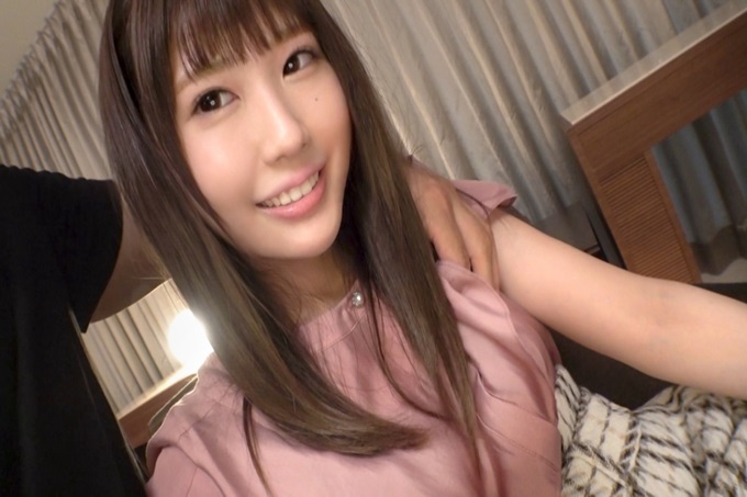 网络上AV应募→AV体验摄影 1608 【首次拍摄】【纤细的BODY】【华丽的雪肌】给人以透明美肌印象的纤细女大学生。华丽的身体被巨大的根毫无保留地侵略到深处,尖叫着…