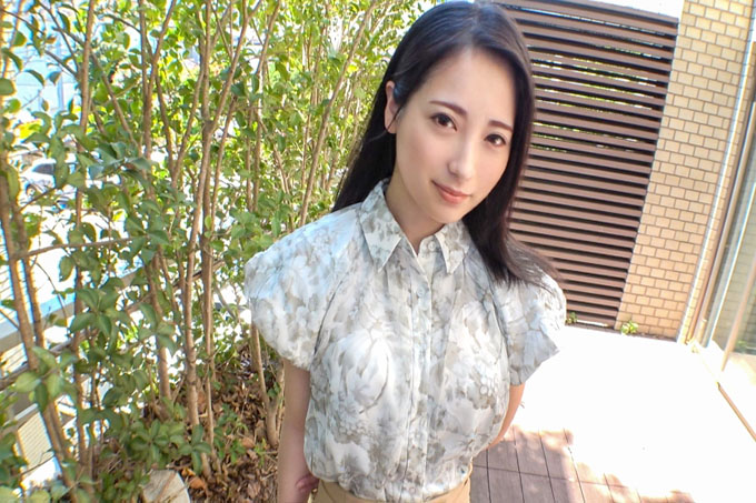 [高峰花] 干净利落的美女，迎来人生第三根鸡巴！尽管她只经历过正常的性行为，但她却被强烈的渴望到潮吹和尖叫！