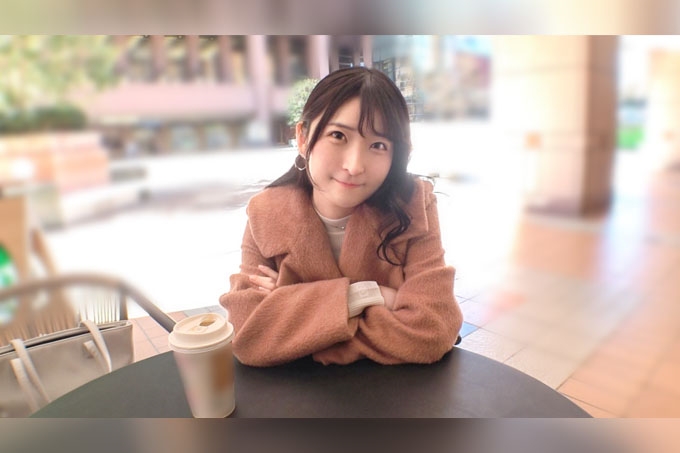 “一位美丽的科学研究员来证明她的性爱减肥理论了！她聪明温柔的举止让男人着迷！