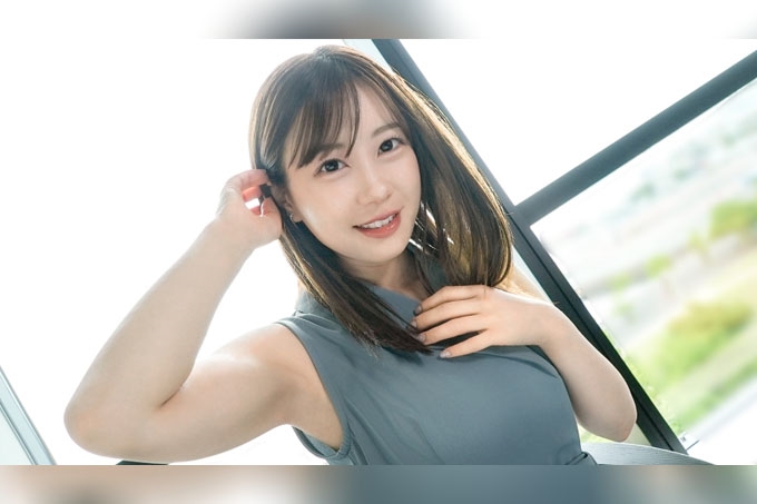 【一段清晰的画面】她光滑柔嫩的肌肤剧烈颤抖，这是她许久以来的第一次性爱。