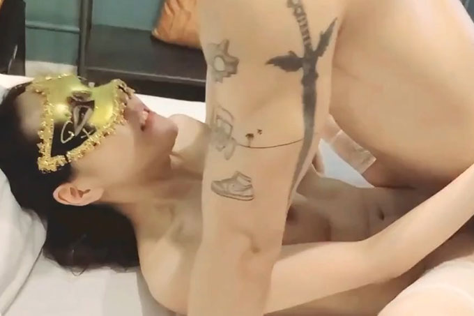 极品美娇妻,巧克力腹肌和豪乳玉体的淫荡夜晚2