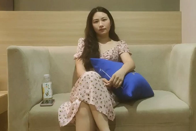 星级酒店开房现场直播高价约了个温婉清秀外围妹子啪啪跪舔鸡巴骑乘抬腿正入抽插干得直叫求饶国语对白