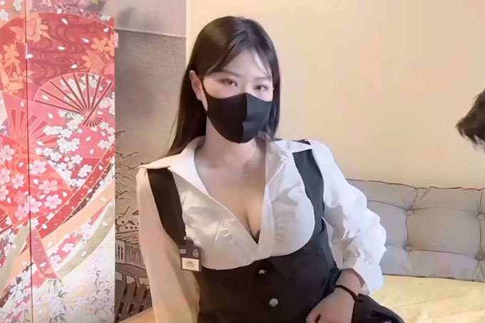 应届毕业生巨乳学姐被面试官操到腿发软