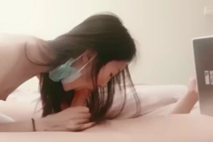 闺蜜档约了个年轻小伙子~用鲍鱼会会这个初生之犊!!结果反被大鸡巴迷上了!!
